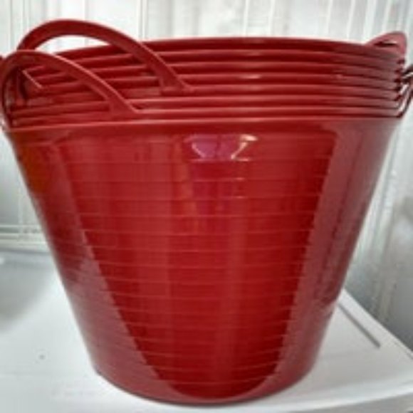 Lot of 34 Plastic round storage baskets and buckets for cleaning and organizing. - Picture 15 of 16